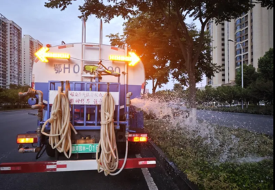 漳河新區城市管理服務中心 精準施策，為園林植物“解渴”，守護城市綠蔭